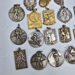 Conjunto de Medallas Deportivas Variadas - imagen 3