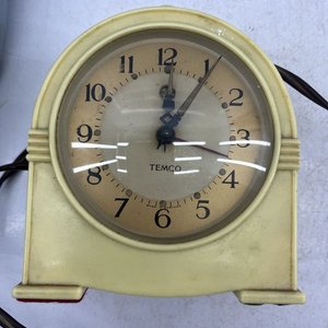 Reloj Eléctrico Temco Inglés de Baquelita - imagen 4