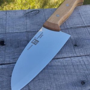Lote siguiente: Cuchilla Profesional Elaborate con Buen Filo y Mango de Madera