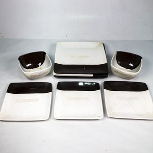 Set de 7 Piezas de Porcelana Esmaltada Blanca y Negra: Platos y Compoteras - imagen 1