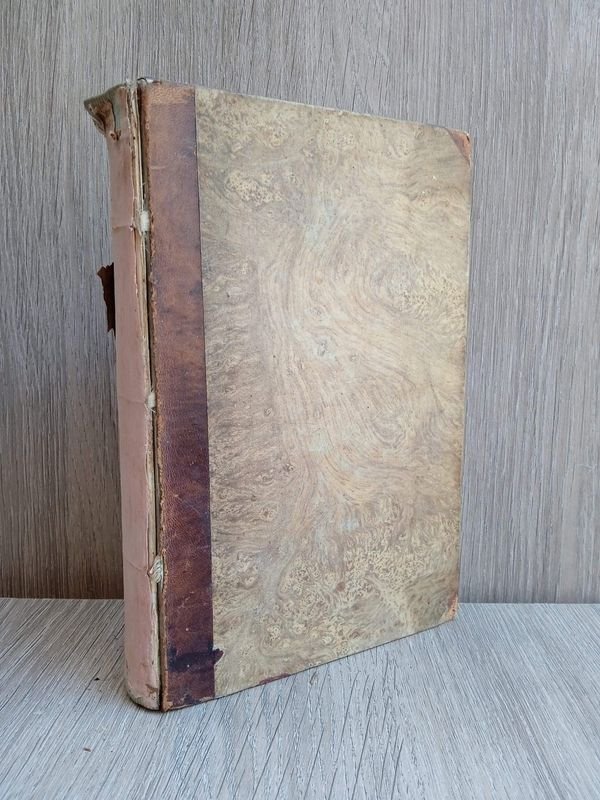 Libro histórico en italiano del año 1825
