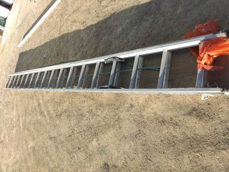 Escalera de Aluminio Plegable