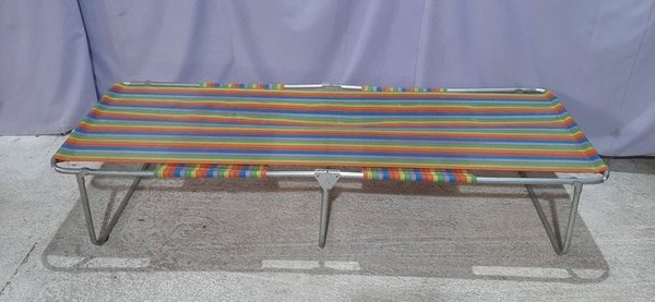 Catre Plegable con Lona Multiclor y Estructura de Caño Galvanizado - imagen 1