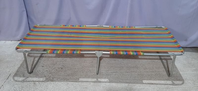 Catre Plegable con Lona Multiclor y Estructura de Caño Galvanizado