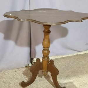 Mesa de Sala Victoriana Estilo Trípode - imagen 3