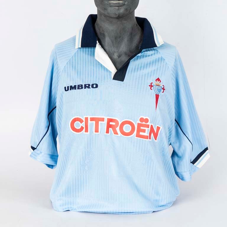 Lote siguiente: Camiseta oficial de Celta de Vigo UMBRO
