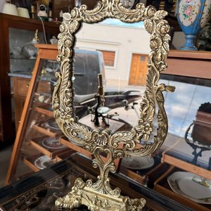 Espejo de Tocador de Bronce con Marco Ornamentado - imagen 2