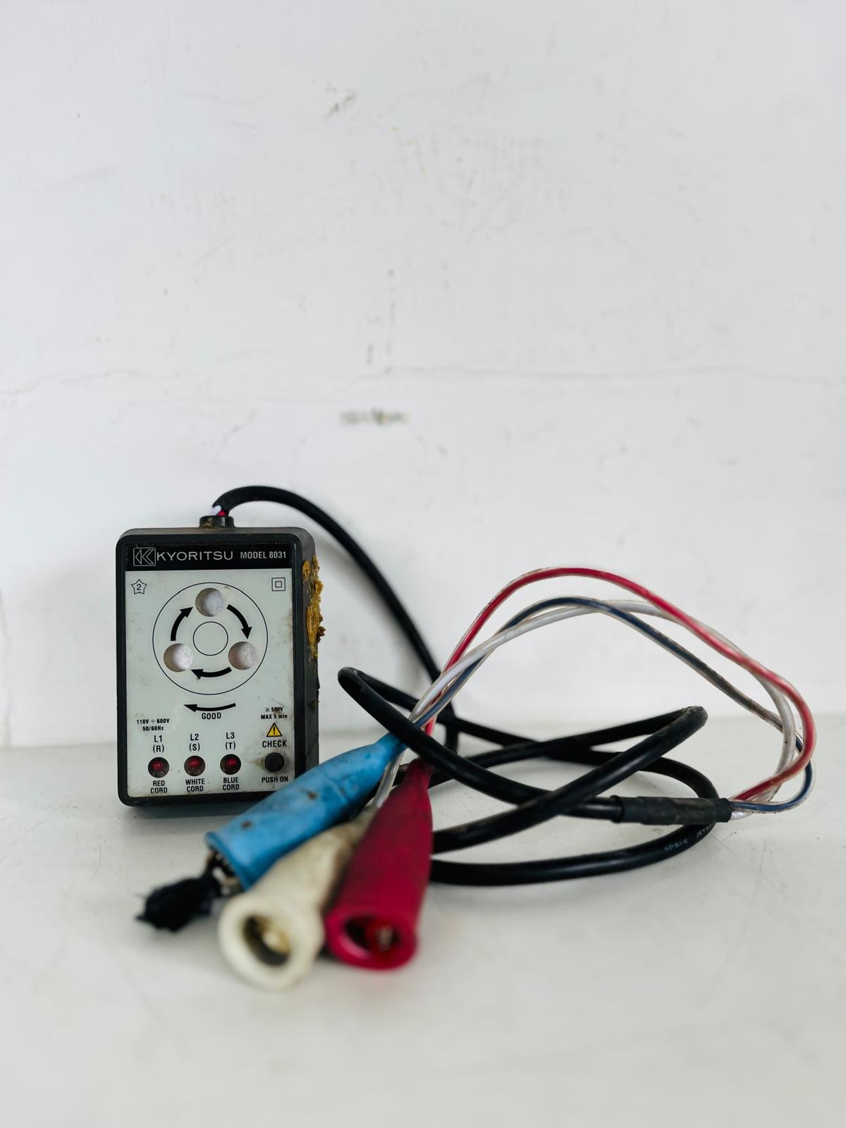 Indicador de Secuencia de Fases Kyoritsu Modelo 8031