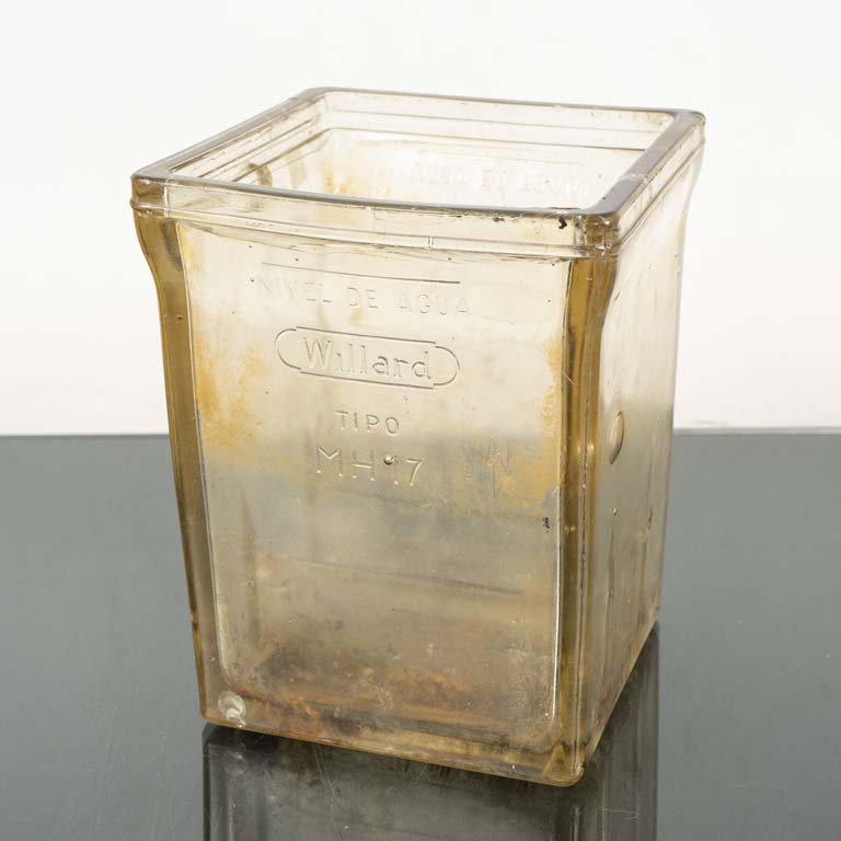 Lote siguiente: Vaso de batería antiguo Willard - Medidas: 21x21x27cm
