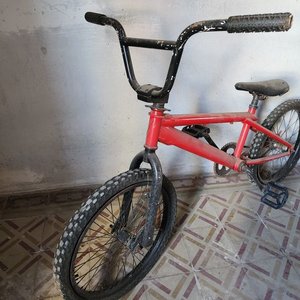 Bicicleta BMX Roja Usada - imagen 2