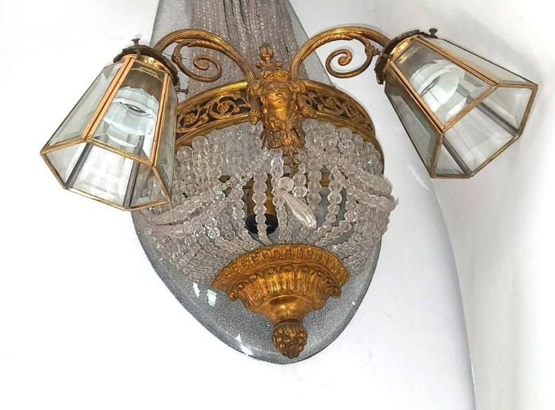 Lote siguiente: Aplique de Pared Antiguo en Bronce y Cristal