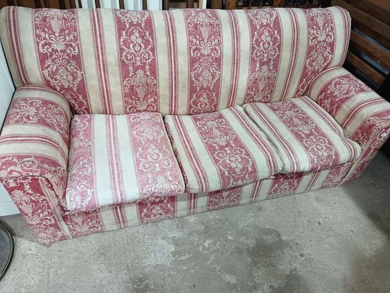 Sofá de Tres Cuerpos con Tapizado Estampado
