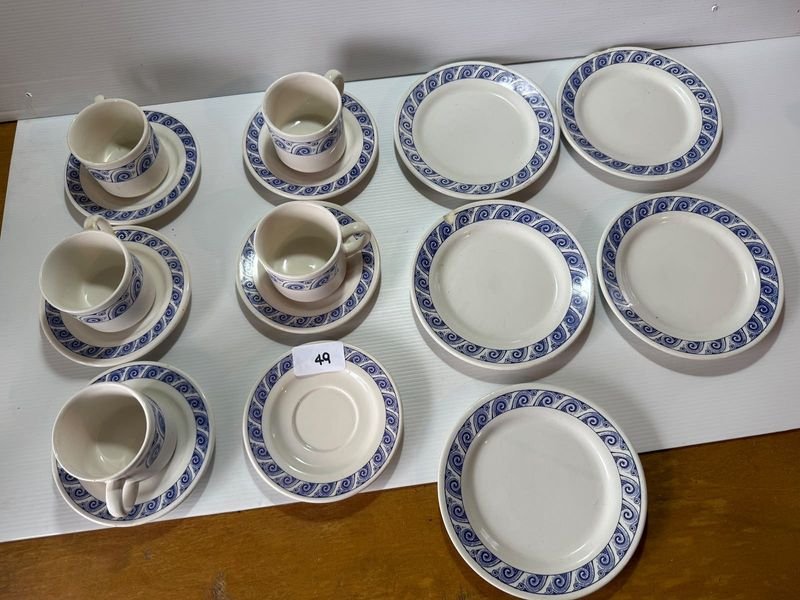Juego de Tazas y Platillos de Cerámica con Diseño Azul