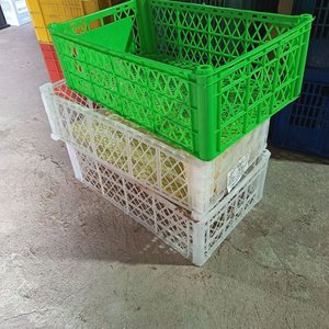 Lote de 12 Cajones Plásticos Apilables de Colores Varios - imagen 7