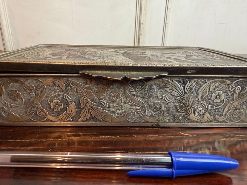 Caja de almacenamiento en cobre trabajado a la mano - imagen 2