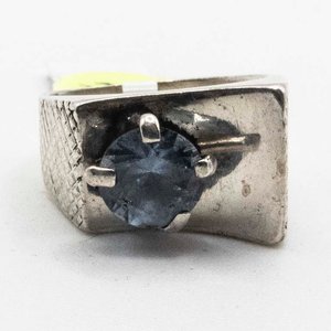 Lote siguiente: Anillo de Plata con Piedra Celeste - Medida 16.5 mm