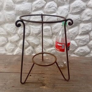 Macetero Vintage de Hierro Forjado con Soporte Inferior - imagen 1