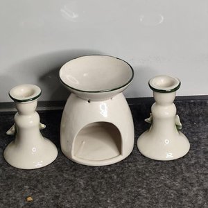Juego de Porta Velas y Difusor de Aromas en Porcelana Blanca con Flores - imagen 3