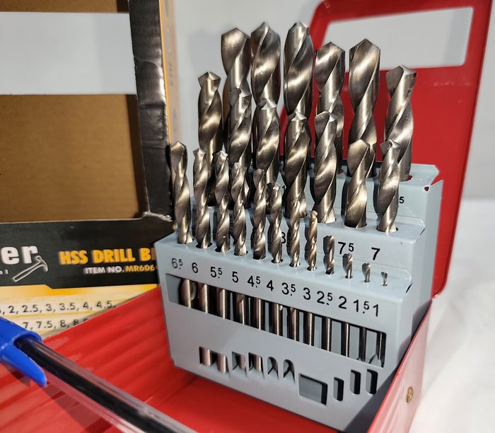 Juego de 25 mechas para metal Müller HSS, hasta 13mm, en valija roja