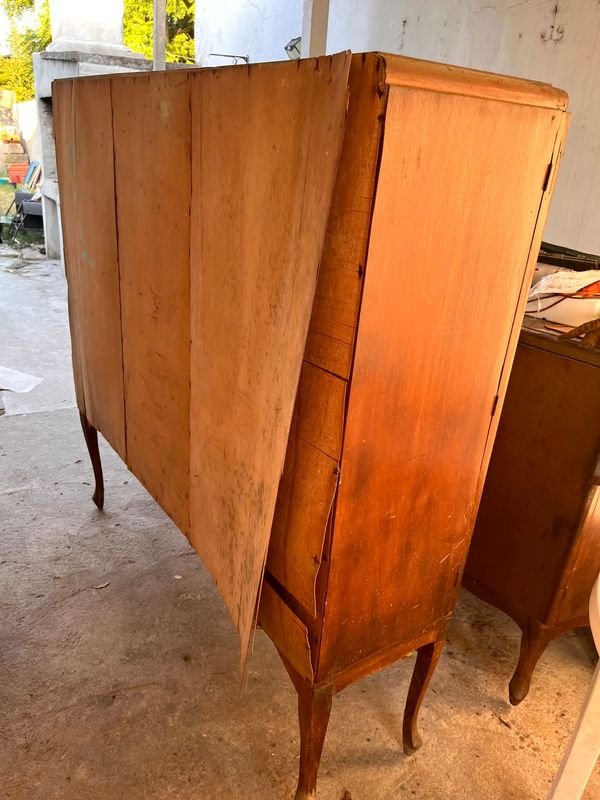 Muebles de lujo con detalles ornamentales y hardware de bronce - imagen 12