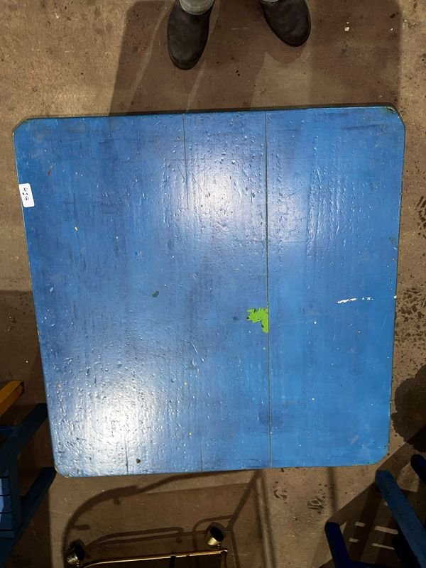 Mesa Cuadrada Azul de Madera