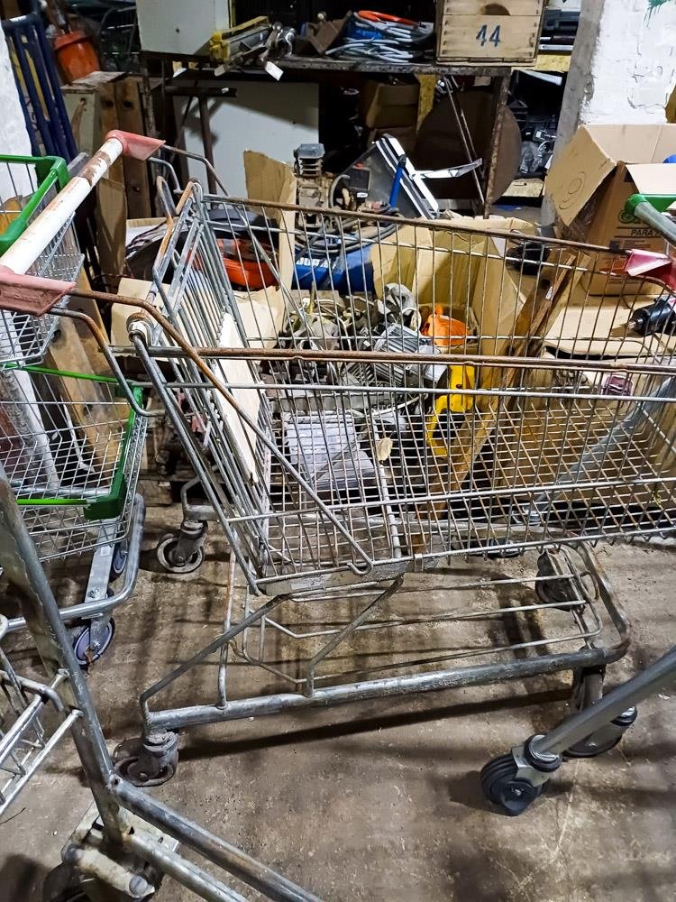 2 Carros de Supermercado: Uno Tipo Aeropuerto y Otro con Detalles