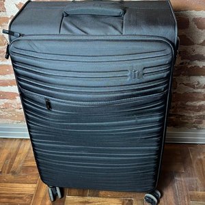 Lote anterior: Valija de Viaje Negra con Ruedas y Cerradura