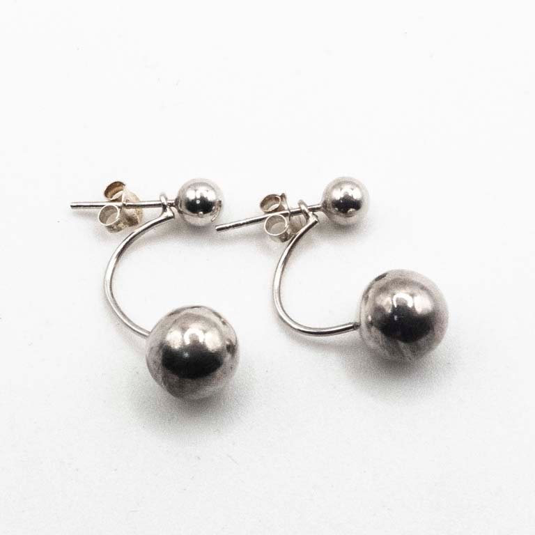 Par de Aretes de Plata con Bolitas