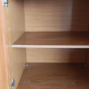 Mueble de Madera con Tapa Imitación Mármol y Dos Puertas - imagen 4