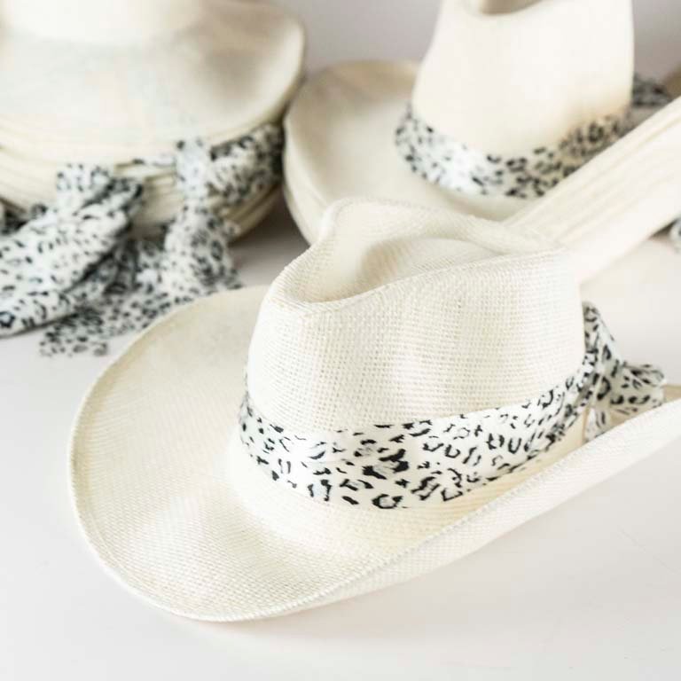 Sombreros de lona blanca con ribbons de leopardo - imagen 2