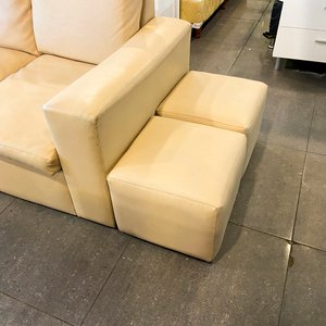 Sofá Modular Beige de Cuero con Puff - imagen 2