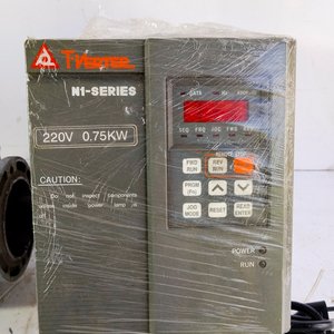Motor Trifásico 1 HP 2860 RPM con Variador de Frecuencia 1 HP 220V - imagen 4