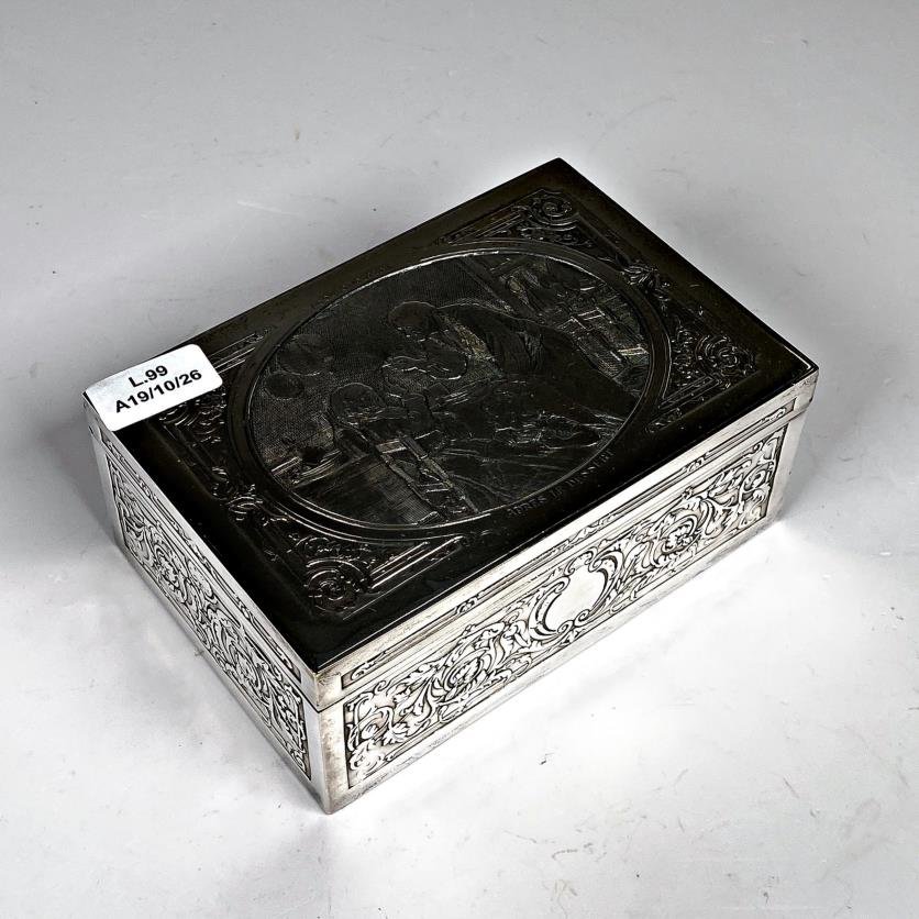 Caja Cigarrera Antigua de Metal con Aguafuerte y Interior de Madera