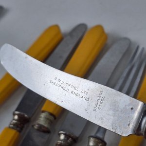 Juego de Cubiertos para Postre con Mangos de Color - imagen 5