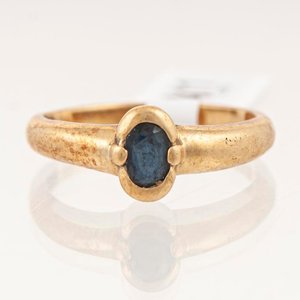 Lote siguiente: Anillo de Oro 18k con Zafiro Central