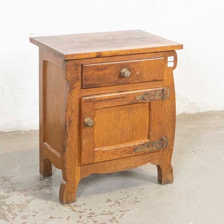 Mesa de Luz Rústica de Roble con Puerta y Cajón