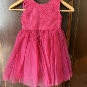 Lote anterior: Vestido Infantil Fucsia con Bordado Floral y Tul