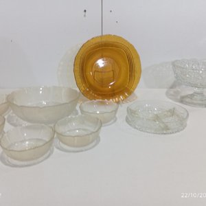 Lote de 9 piezas de vidrio: ensaladera, bowls, fuente ámbar, frutera y copetinera - imagen 5