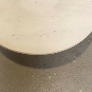 Mesa de Living Circular con Base Cilíndrica de Mármol - imagen 2