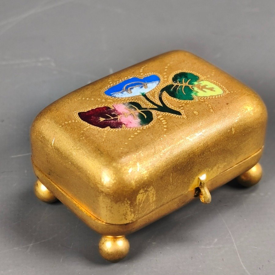 Item 16349 - Image 0