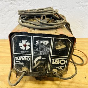 Lote siguiente: Lote #066 – Soldadora eléctrica Cifes – no se probó