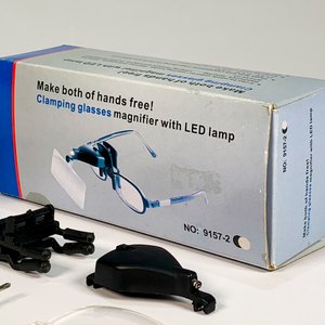 Lupa para Lentes con Tres Aumentos y Estuche Gris - imagen 3