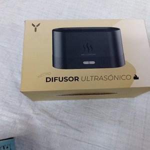 Cuatro piezas: difusor de aromas + set de repostería + taza con tapa + dispensador para bidón. - imagen 5