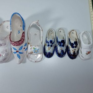 Conjunto de Zuecos y Zapatos Decorativos de Cerámica con Motivos Florales - imagen 6