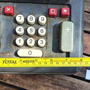 Antigua Máquina calculadora  A.B. Addo Malmö fabricada en Suecia - con Placa de Identificación Modelo 40E y Numero de Serie - Sin Probar  Falta Cable Original de Conexión Electrica - imagen 11