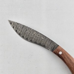 Cuchillo Tipo Kukri con Vaina de Cuero y Hoja Damasco - imagen 2