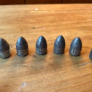 Escudos de Colonia, Balas de Plomo y Bolas Metálicas de Colección - imagen 3