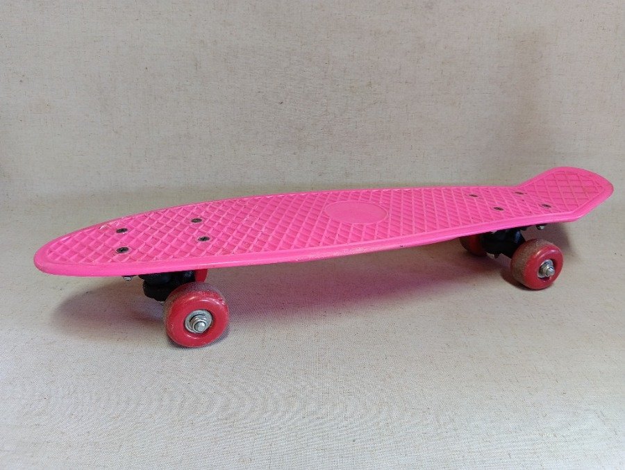Lote siguiente: Patineta rosa en buen estado