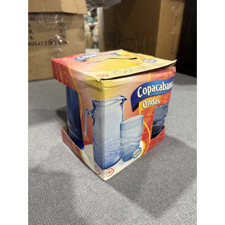 Lote anterior: Vasos y jarra de cristal para decoración