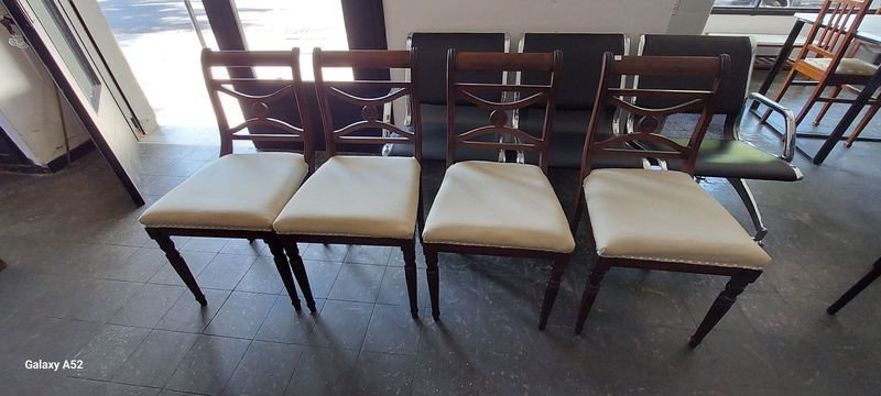 Sillas inglesas de madera con estilo clásico - imagen 6